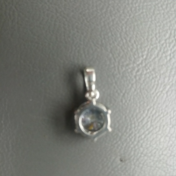 Diamond pendant - Picture 2 of 2